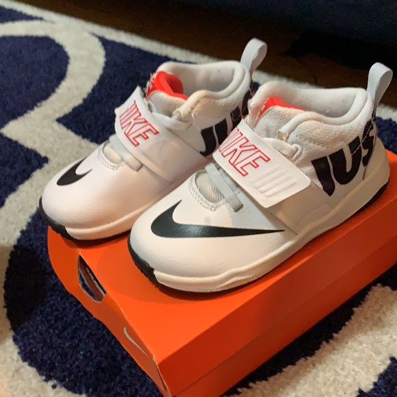 Nike Team Hustle D 8 - Picture 3 of 5